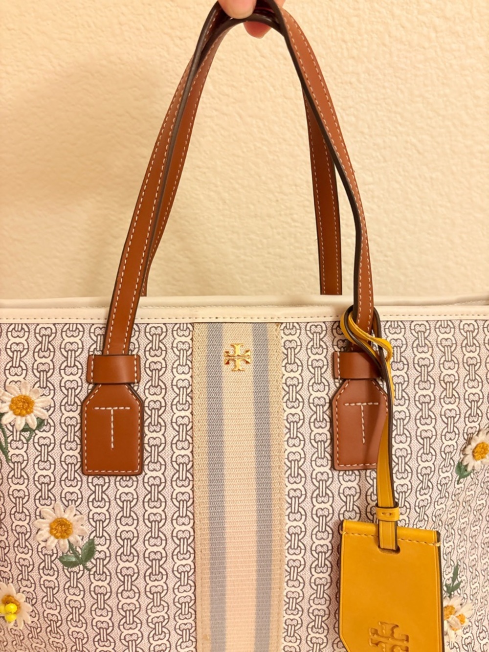Limited Edition Tory Burch Gemini Tote Bag with Daisy Embroidery & Yellow Tag - Picture 6 of 16